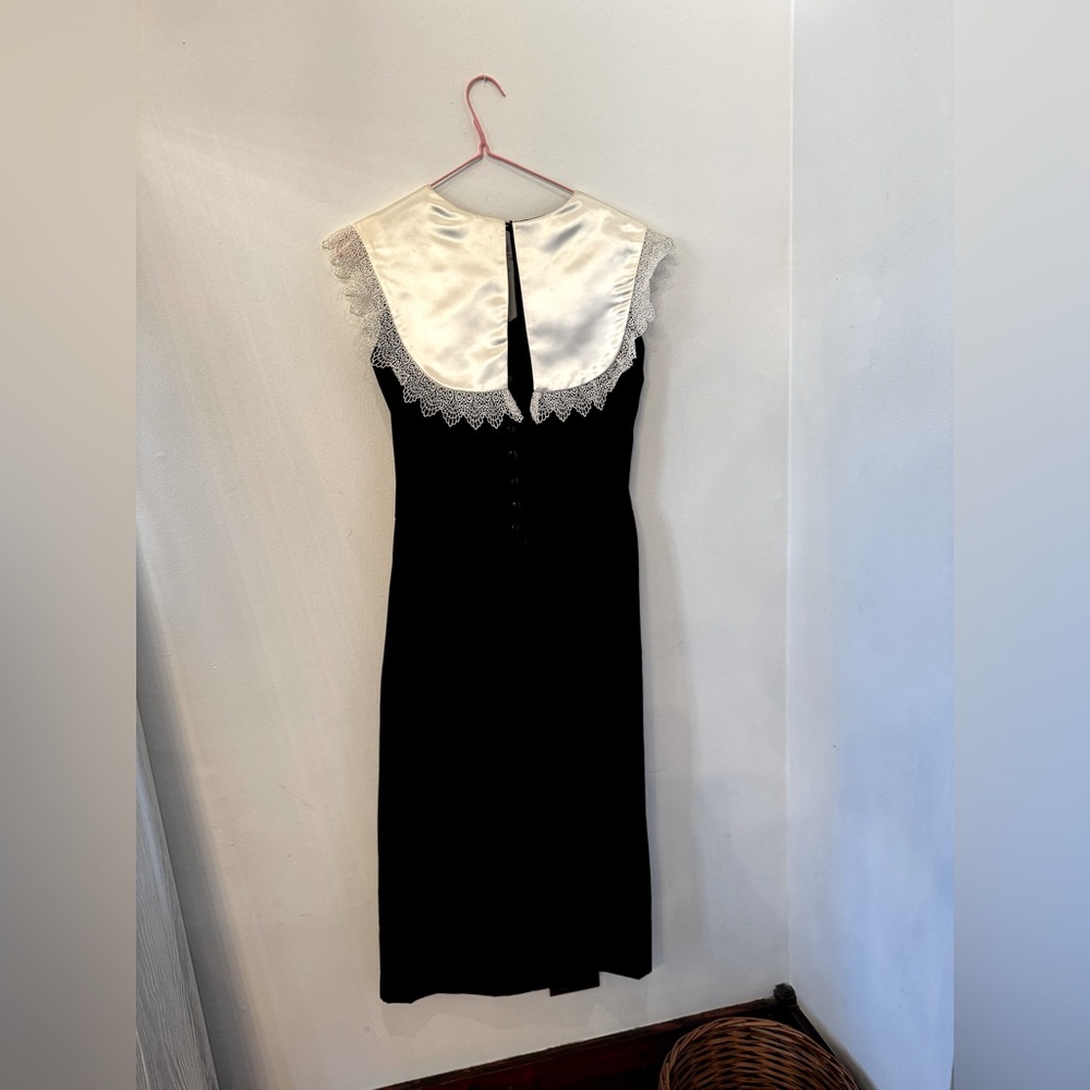 Retro Audrey Hepburn Breakfast at Tiffany’s velvet cocktail dress - Picture 2 of 6